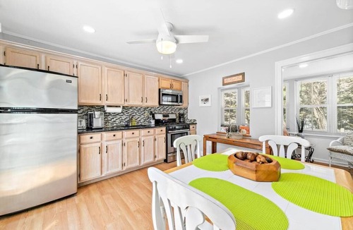 Beach Haven Apartment | *3rdtoBeach*BIG DISCOUNTS SUMMER WEEKS*Heart of BEACH HAVEN*Across Veterans PRK