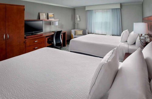 Tinton Falls Hotel | 4 Budget-Friendly Units! Near Tinton Falls Recreation Complex, Pet-Friendly!