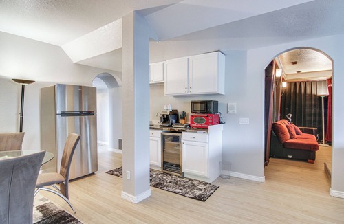 Southwest Colorado Springs Apartment | 4 Mi to Broadmoor! Apt w/Movie Theater & Mtn View
