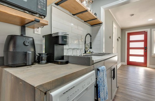 Atlanta House | 4 Mi to Mercedes-Benz! Cutest Venetian Hills Stay