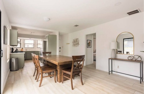 East Cesar Chavez House | 4BR Spacious East Austin Home, 10 min to Downtown