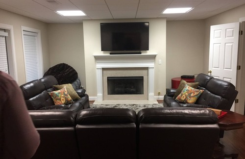 Sand Ridge House | 7000 sq ft On RTJ 10Th- 7 bedrooms! UP TO 500 EXIT REWARD!