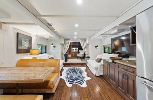 Austin Villa | 7744 Ranch Entire Resort