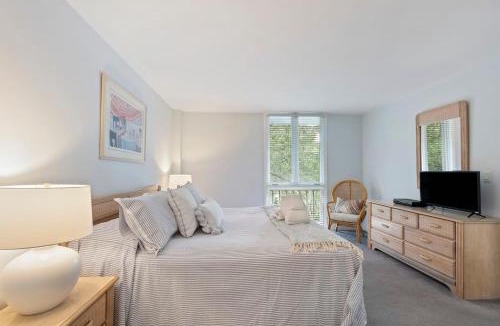 Harbour Town Villa | 882 Ketch Court Harbour Town Sea Pines Resort 3BR Villa Walk to Marina Pool Access Hilton Head