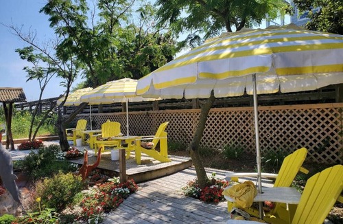Willoughby Spit Cottage | 902.B Historical Beachfront Duplex Sauna, Fireplace Hot Tub, Beachfront Grilling & Kayaks