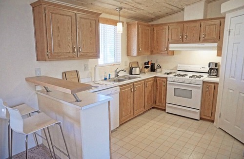 Ticaboo House | Air Conditioning - Close to Lake Powell & Bullfrog Marina + OHV Trails near home