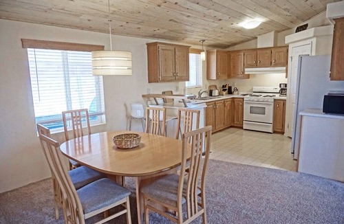 Ticaboo House | Air Conditioning - Close to Lake Powell & Bullfrog Marina + OHV Trails near home