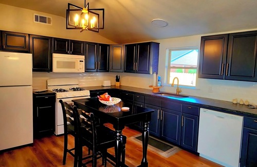 Lowell House | Ambervine