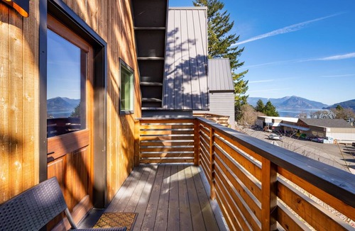 Stevenson Cabin | Artbliss