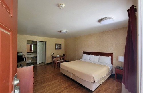 Pomona Hotel | Atrium Inn