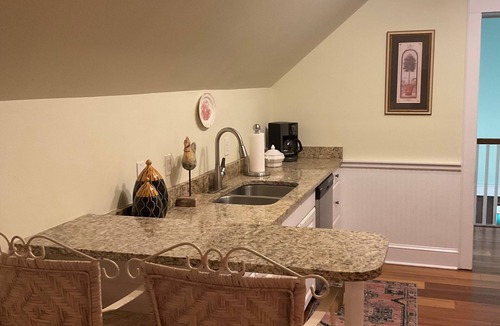 Fairhope Apartment | Baywacker's cozy Guest House can be rented in addition to the main home.n