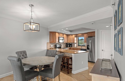 Gulf Pines Condo | Beachfront | Gulf Views + Balcony | Pool + Hot Tub + Gym | The Beach Grove