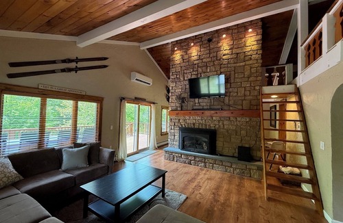 Birch Hill Ski Chalet | Beautiful Chalet Style Home with Seasonal Mountains Views in North Conway, NH