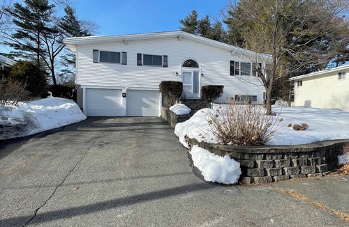Framingham House | Beautiful & Spacious 4BR House in Quiet North Framingham ,Easy Access to Boston