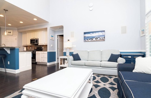 Bayside House | Beds Made, 2 King Suites, 2 Living Rooms, Bikes & Bayside Resort Pools, Courts