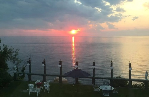 Cutchogue House | Best Waterfront VIEW ON THE NORTH FORK MATURE GARDENS QUIET STREET PRIVATE BEACH