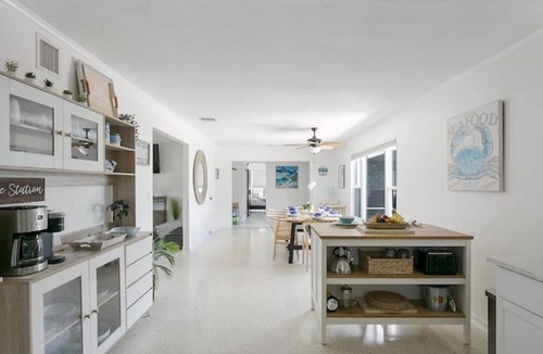 Lake Clarke Shores House | Blue Heaven Palm Beach Oasis w/HEATED Pool, in Quiet Neighborhood- 6 min to PBI