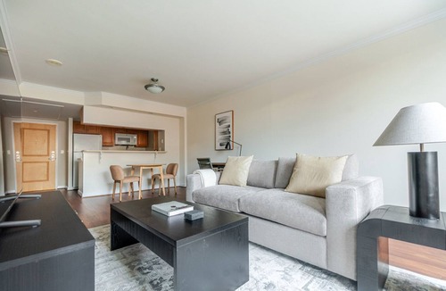 Ballston Apartment | Blueground | Ballston, pool, nr Arlington Cemetery