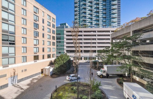 Hunters Point Apartment | Blueground | Long Island City, pool, nr Gantry Plaza