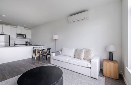 Yesler Terrace Apartment | Blueground | Yesler Terrace & elevator, nr park