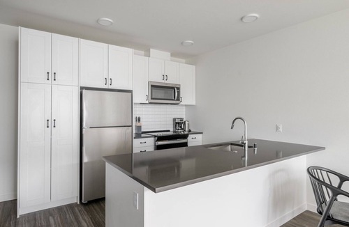 Yesler Terrace Apartment | Blueground | Yesler Terrace & elevator, nr park
