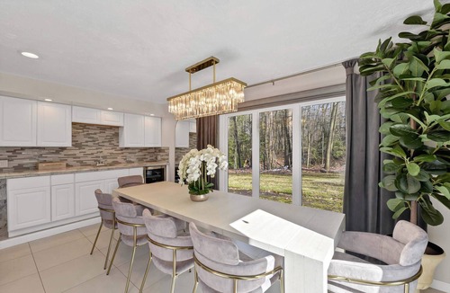 Willoughby Hills House | Bluffside Retreat Sum