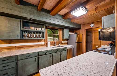 Mentone Cabin | Boulder Pointe- fire pit, hot tub, incredible views!