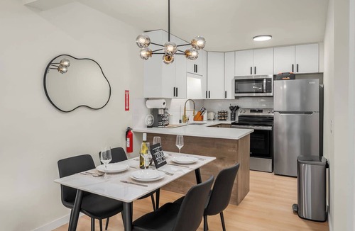 Lower Queen Anne Apartment | Brand New 2BR Queen Anne Condo, Designer's Taste