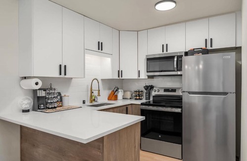 Lower Queen Anne Apartment | Brand New 2BR Queen Anne Condo Designer's Taste