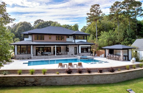 Bracey House | Brand New Built Luxury Lakefront Getaway Friday Check-In/Check-Out Summer Season