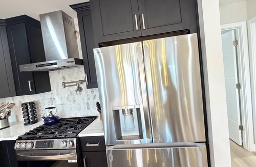St. Leonard's Tract House | Brand New Custom Furnished 4-Bedroom House in Ventnor/Bay Views & Walk to Beach