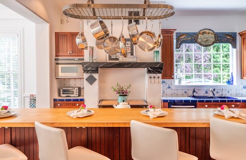 Mattituck House | Breakwater Estate… perfect for Large Group Getaways!