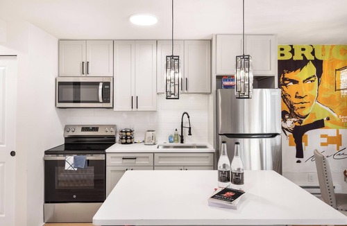 Lower Queen Anne Apartment | Bruce Lee 1BR Condo, Brand New in Queen Anne