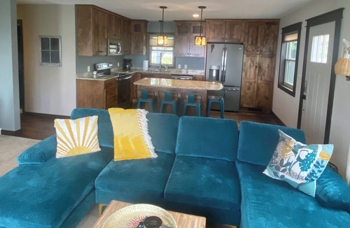 Alexandria Cabin | Cabin on gorgeous Lake Ida, near the Carlos Creek Winery!