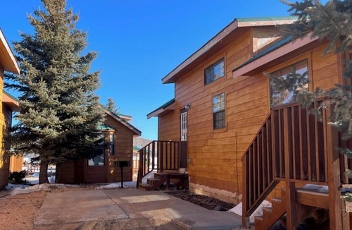 Mammoth Creek Cabin | Cabins by Panguitch Lake: Where Rustic Charm Meets Amazing Fishing!