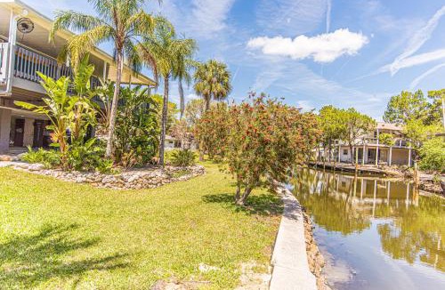 Crystal River House | Canal Home in Ozello w pvt dock 1 dog ok sleeps 10