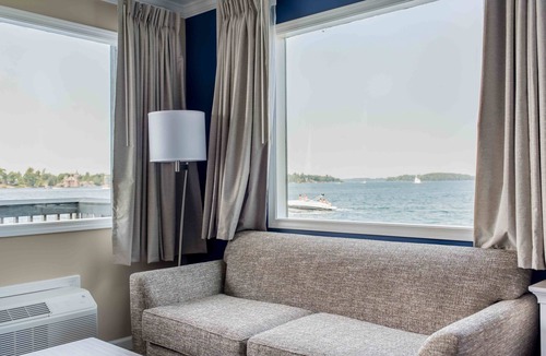 Alexandria Bay Hotel | Capt. Thomson's Resort