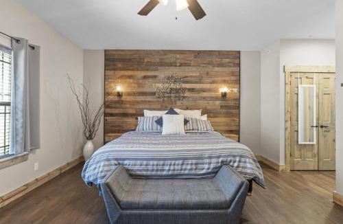 Table Rock Cabin | CC280- Lakefront Haven