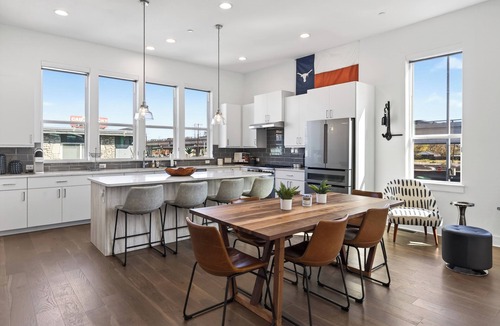 Hancock House | Central Austin Rooftop Home w/Balcony Near UT & Downtown | Concordia Retreat
