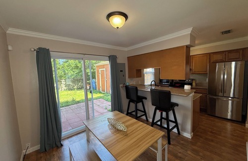 Greenbrier East House | Central Chesapeake Stay Near Mall, Trails & parks