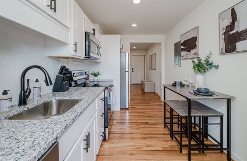 Civil Rights Historic District Condo | Central Duo Suites - Big Groups/Parking/Queen Beds