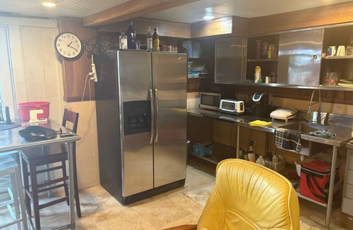 Key West Cottage | Charming 1-bedroom cottage in brilliant Stock Island Artistic marina