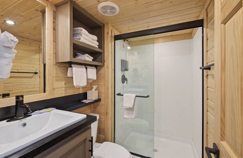 Moab South Valley Cabin | Charming 2-bedroom cabin #108 with AC, Wi-Fi in lovely Moab