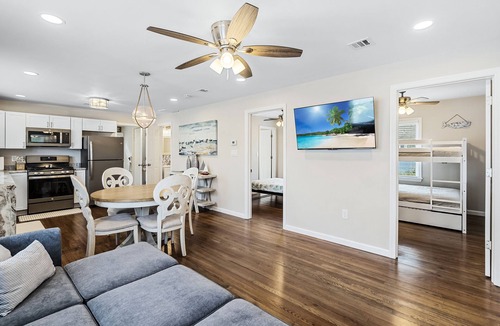 Ortley Beach House | Charming 3-bedroom house with AC and WiFi in Ocean Gate. 2 Blocks from the beach