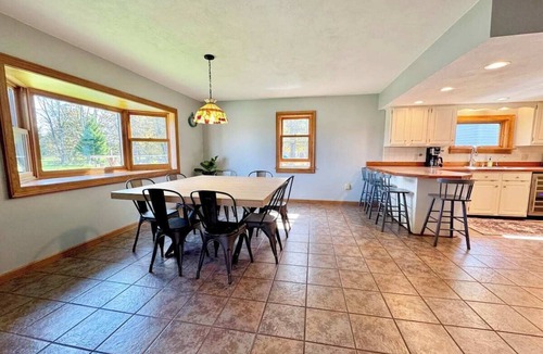 Hamilton House | Charming 3-bedroom house in Hamilton with pool, AC, walking distance to downtown