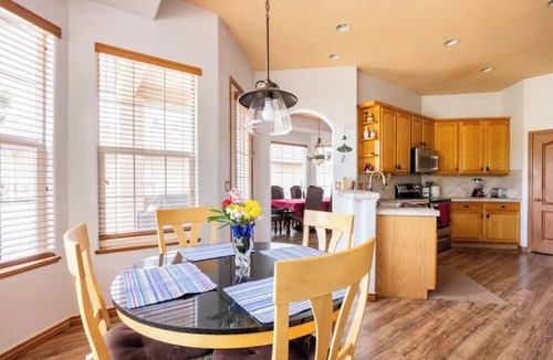 Southwest Colorado Springs House | Charming 4-bedroom estate with AC/Heat and WiFi in delightful Colorado Springs