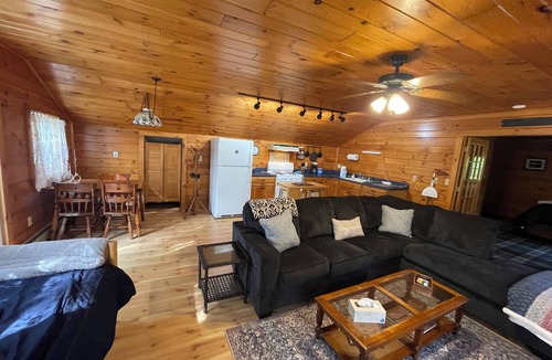 Town of Webb Cabin | Charming Adirondack Cabin for Rent – Your Perfect Escape in the Heart of Nature