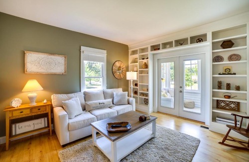 Chesterton House | Charming Chesterton Home: w/Idyllic Location!