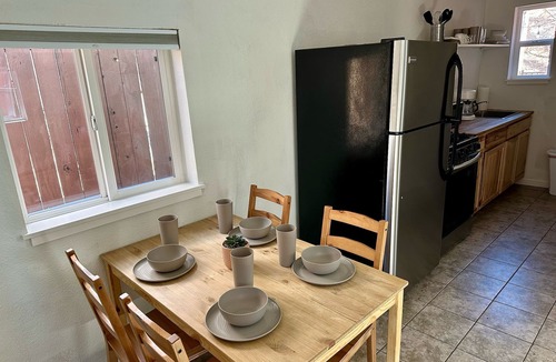 Manitou Springs Historic District Cabin | Charming Creekside Cabin Walk to Downtown Manitou – Ideal Retreat!