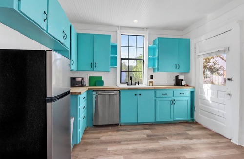 Buda House | Charming Downtown Buda Cottage | Walk to Dining, Shops & Nightlife